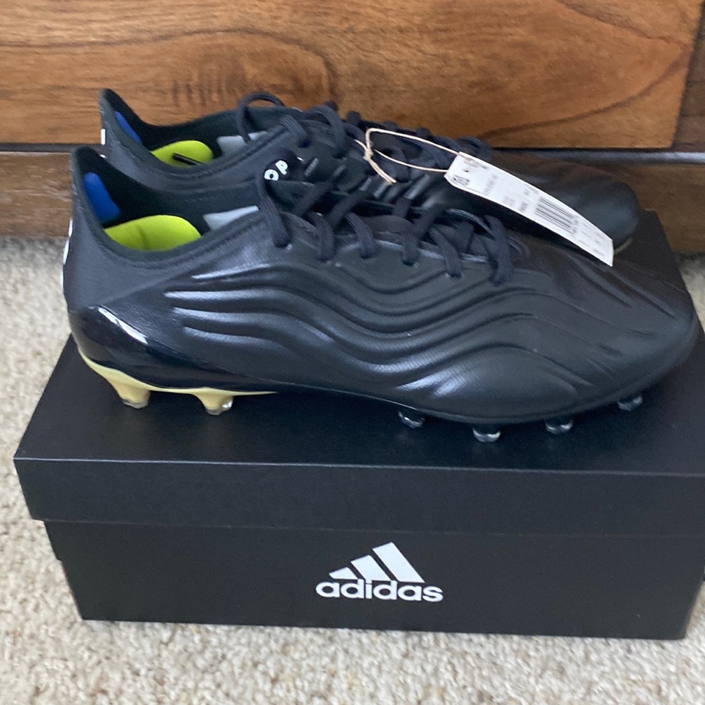 NWT- Copa Cleats MSize 8.5